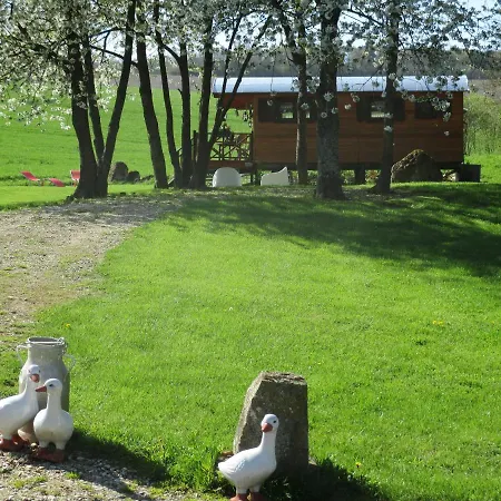 Roulotte Panoramique Du Moulin Bed & Breakfast