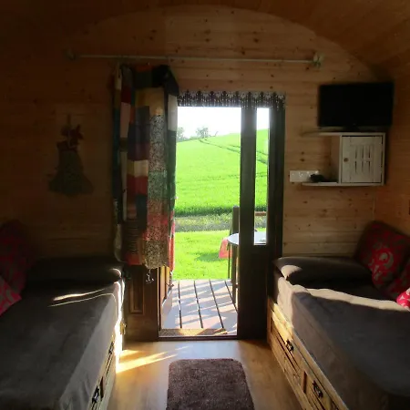 Roulotte Panoramique Du Moulin Bed & Breakfast 3*