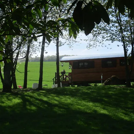 Roulotte Panoramique Du Moulin Bed & Breakfast 3*